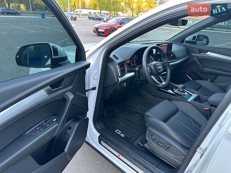 Внедорожник / Кроссовер Audi Q5 2024 в Киеве