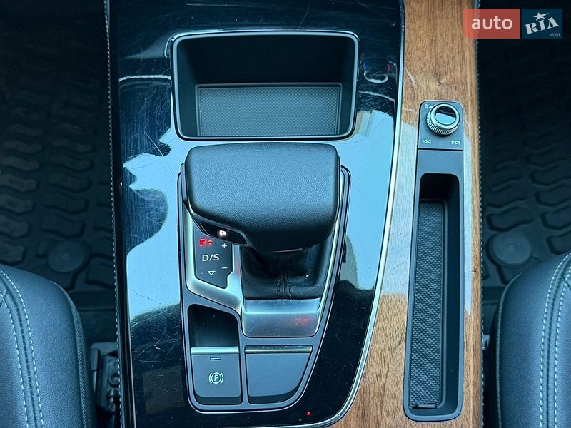 Внедорожник / Кроссовер Audi Q5 2023 в Киеве