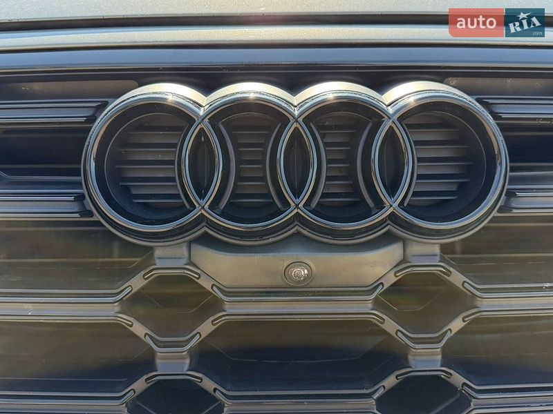 Внедорожник / Кроссовер Audi Q5 2023 в Киеве