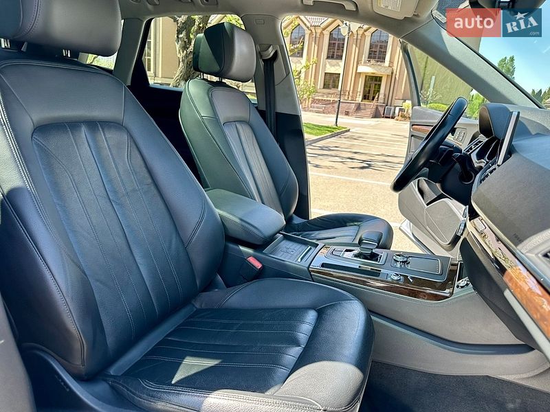 Внедорожник / Кроссовер Audi Q5 2019 в Киеве