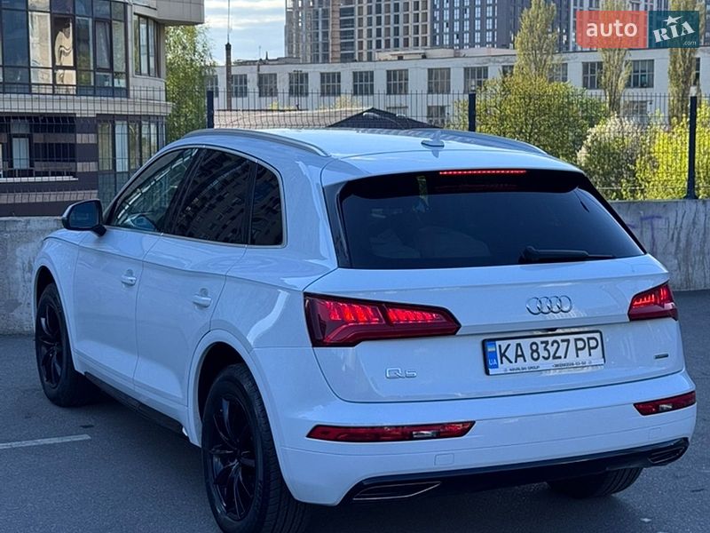Внедорожник / Кроссовер Audi Q5 2019 в Киеве