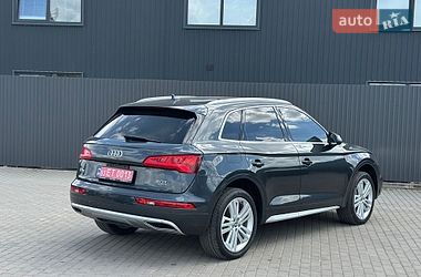 Внедорожник / Кроссовер Audi Q5 2018 в Ужгороде
