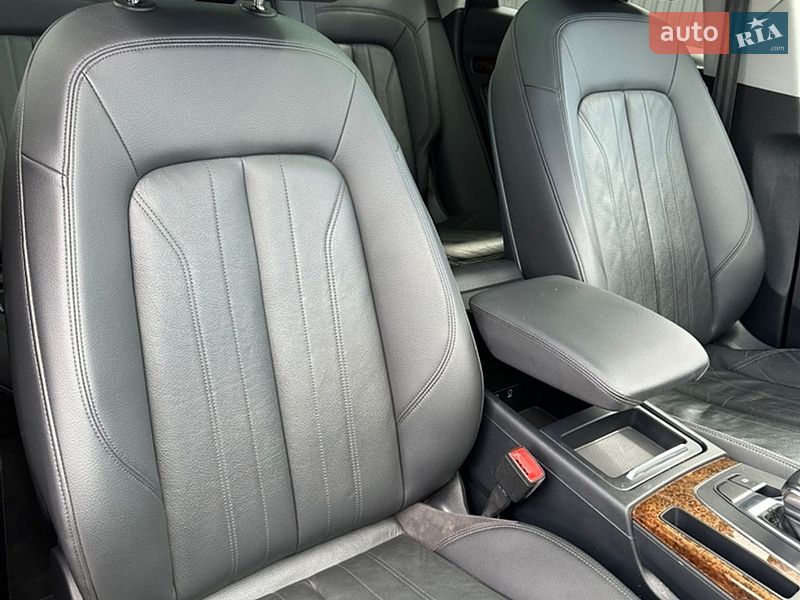 Внедорожник / Кроссовер Audi Q5 2018 в Ужгороде