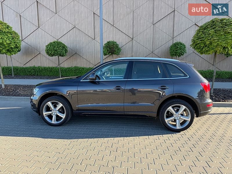 Внедорожник / Кроссовер Audi Q5 2012 в Мукачево