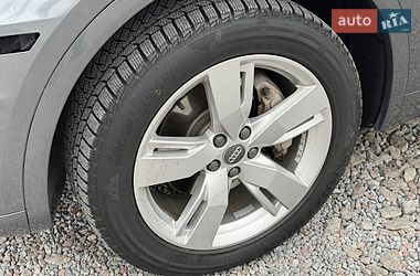 Внедорожник / Кроссовер Audi Q5 2017 в Стрые