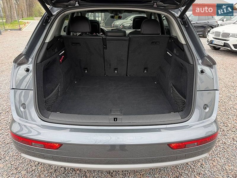 Внедорожник / Кроссовер Audi Q5 2017 в Стрые