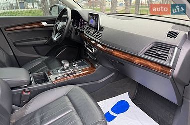 Внедорожник / Кроссовер Audi Q5 2017 в Стрые