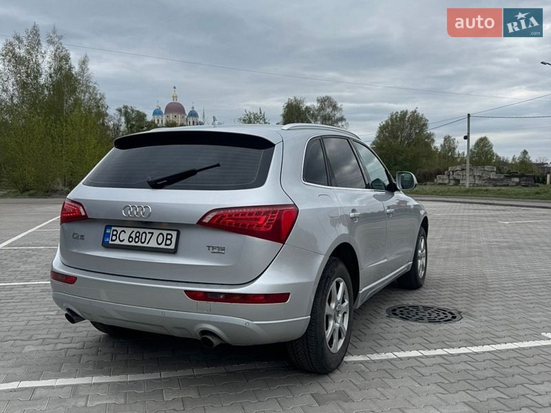 Внедорожник / Кроссовер Audi Q5 2010 в Шептицькому