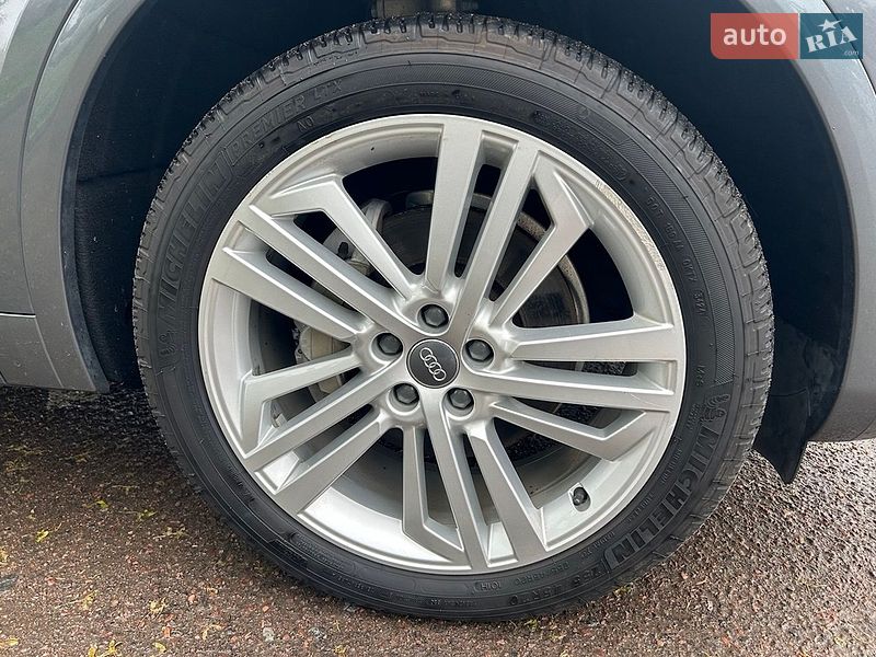 Внедорожник / Кроссовер Audi Q5 2019 в Львове