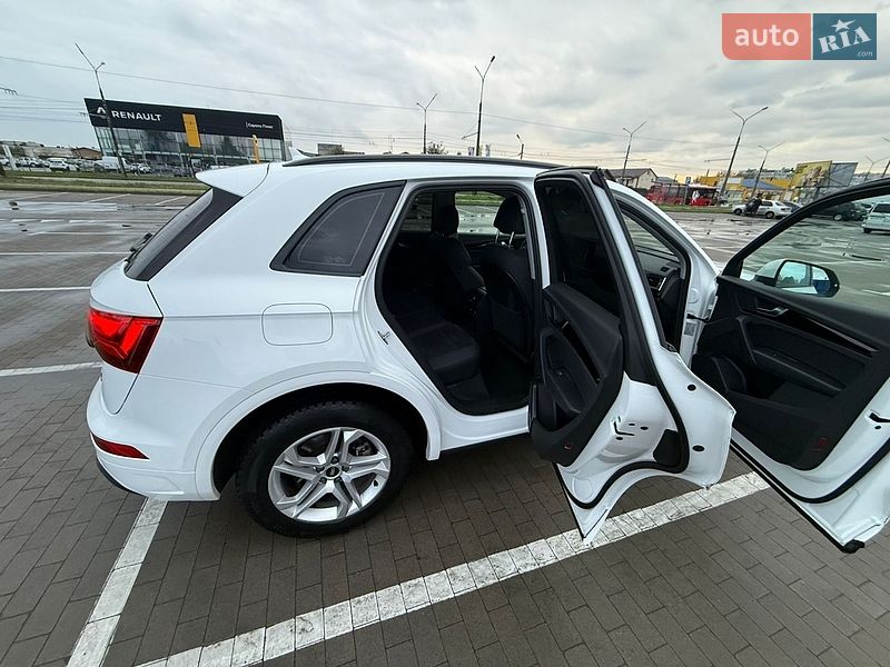Внедорожник / Кроссовер Audi Q5 2023 в Киеве