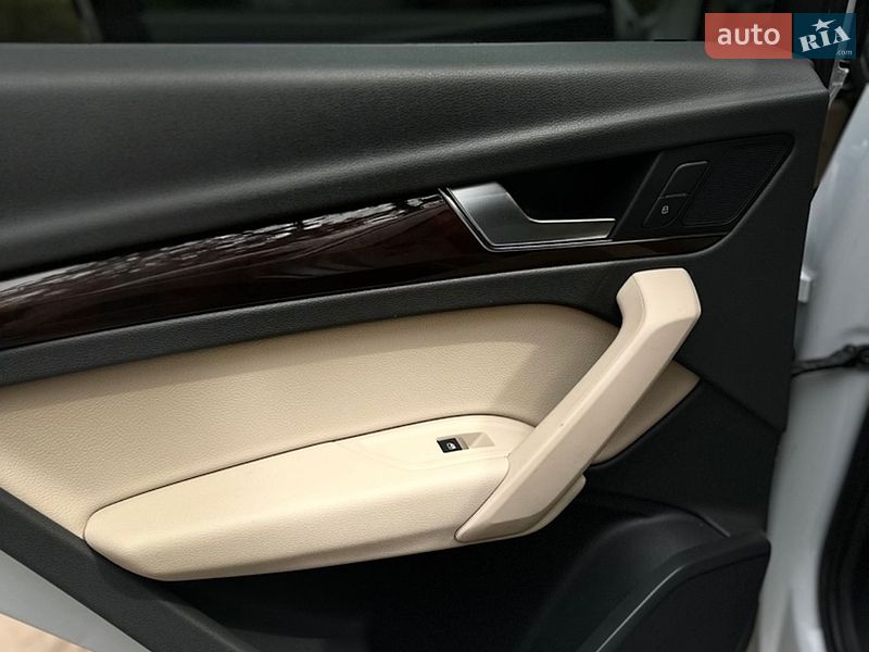 Внедорожник / Кроссовер Audi Q5 2020 в Киеве