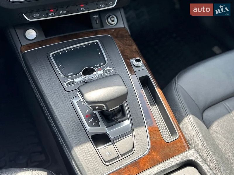 Внедорожник / Кроссовер Audi Q5 2020 в Львове
