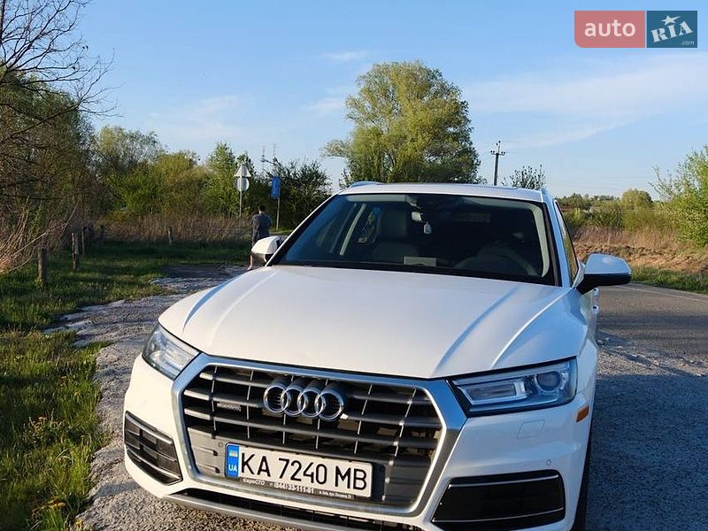 Внедорожник / Кроссовер Audi Q5 2019 в Киеве
