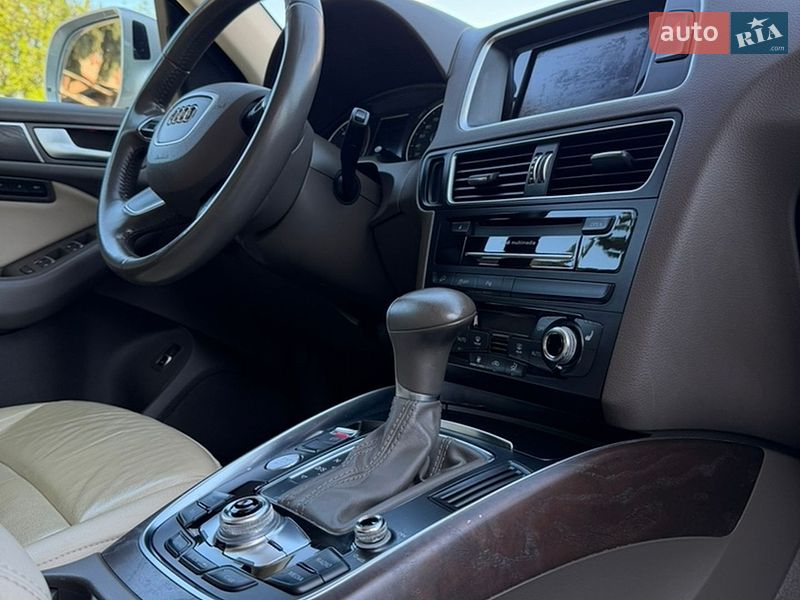 Внедорожник / Кроссовер Audi Q5 2014 в Каменец-Подольском