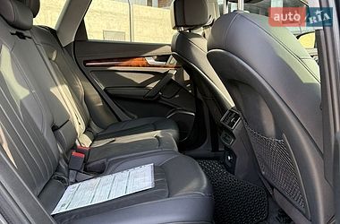 Позашляховик / Кросовер Audi Q5 2017 в Києві