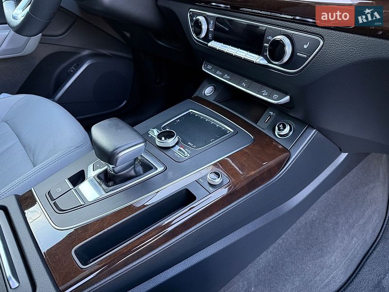 Внедорожник / Кроссовер Audi Q5 2018 в Ровно