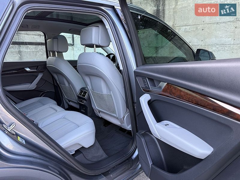 Внедорожник / Кроссовер Audi Q5 2018 в Ровно