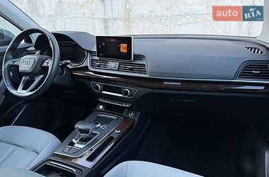 Внедорожник / Кроссовер Audi Q5 2018 в Ровно