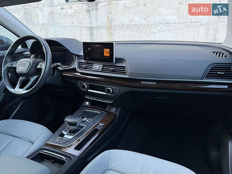 Внедорожник / Кроссовер Audi Q5 2018 в Ровно