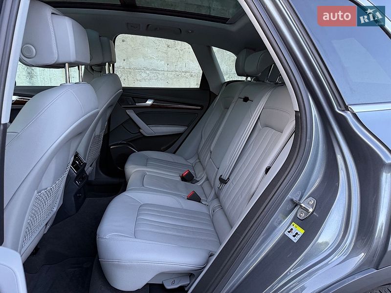 Внедорожник / Кроссовер Audi Q5 2018 в Ровно