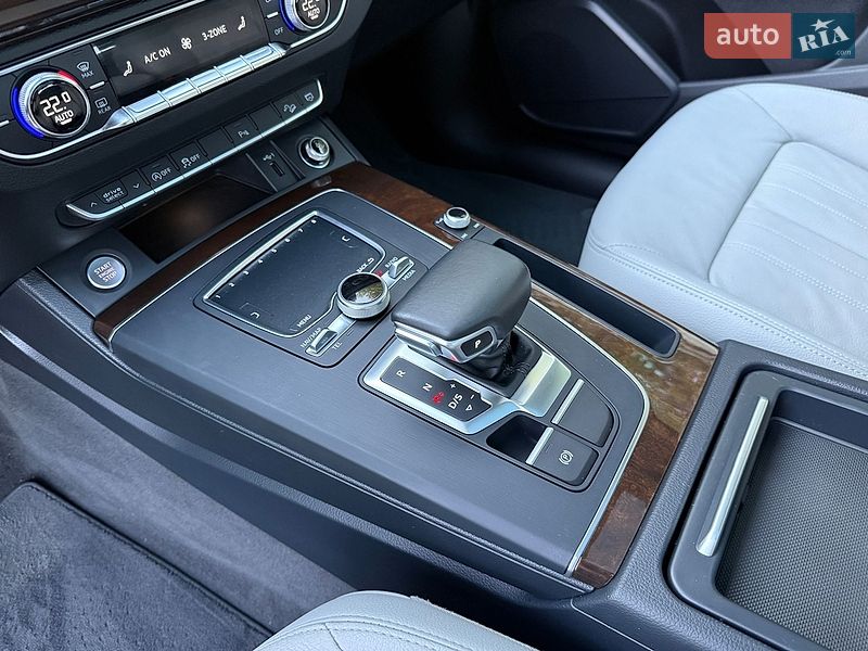 Внедорожник / Кроссовер Audi Q5 2018 в Ровно