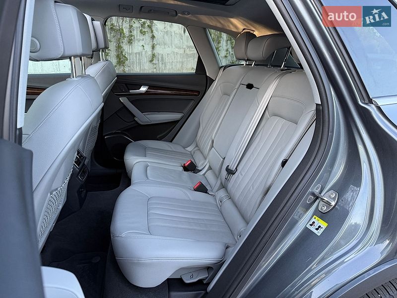 Внедорожник / Кроссовер Audi Q5 2018 в Ровно