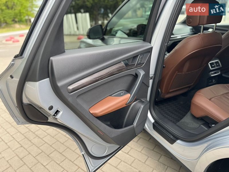 Внедорожник / Кроссовер Audi Q5 2019 в Луцке