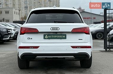 Внедорожник / Кроссовер Audi Q5 2021 в Киеве