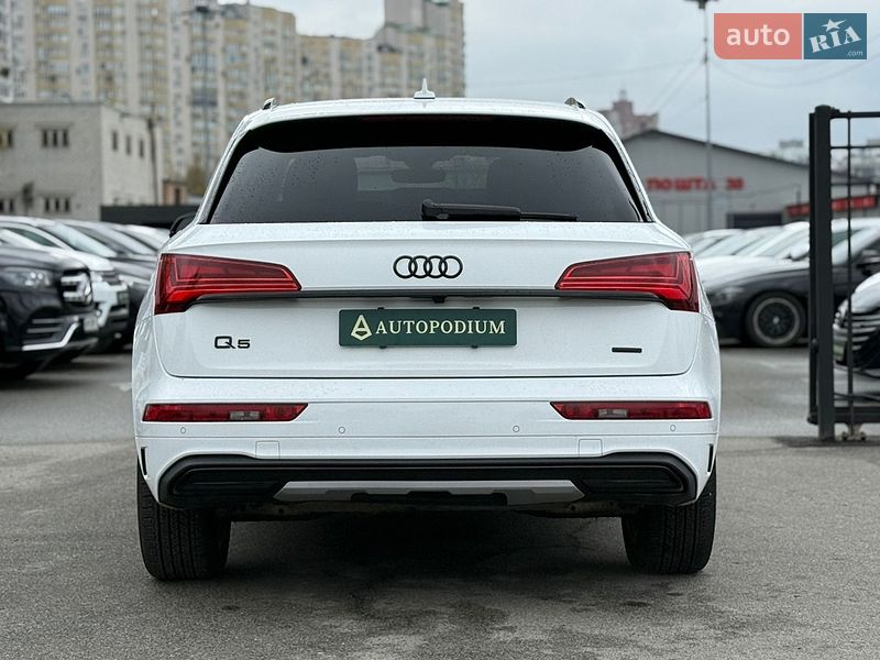 Внедорожник / Кроссовер Audi Q5 2021 в Киеве