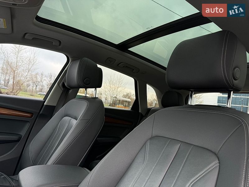 Внедорожник / Кроссовер Audi Q5 2021 в Киеве
