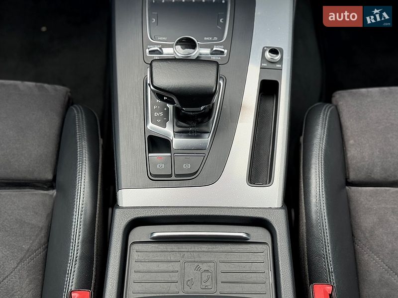 Внедорожник / Кроссовер Audi Q5 2017 в Киеве