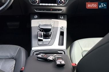 Позашляховик / Кросовер Audi Q5 2018 в Львові