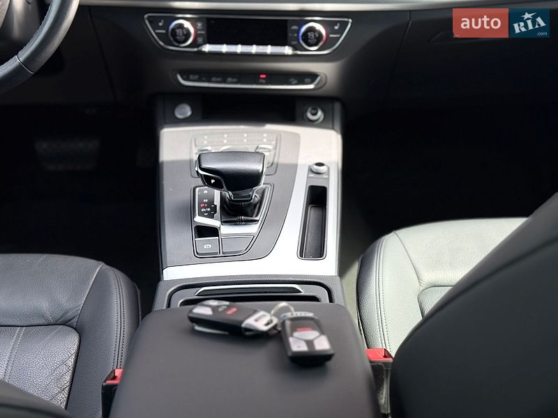Позашляховик / Кросовер Audi Q5 2018 в Львові