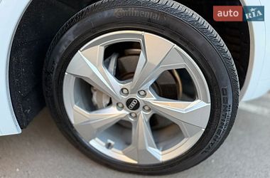 Внедорожник / Кроссовер Audi Q5 2021 в Киеве