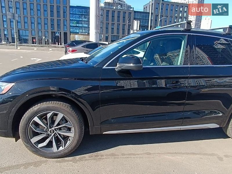 Внедорожник / Кроссовер Audi Q5 2021 в Киеве