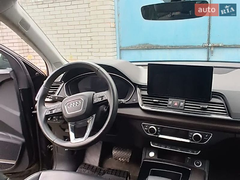 Внедорожник / Кроссовер Audi Q5 2021 в Киеве