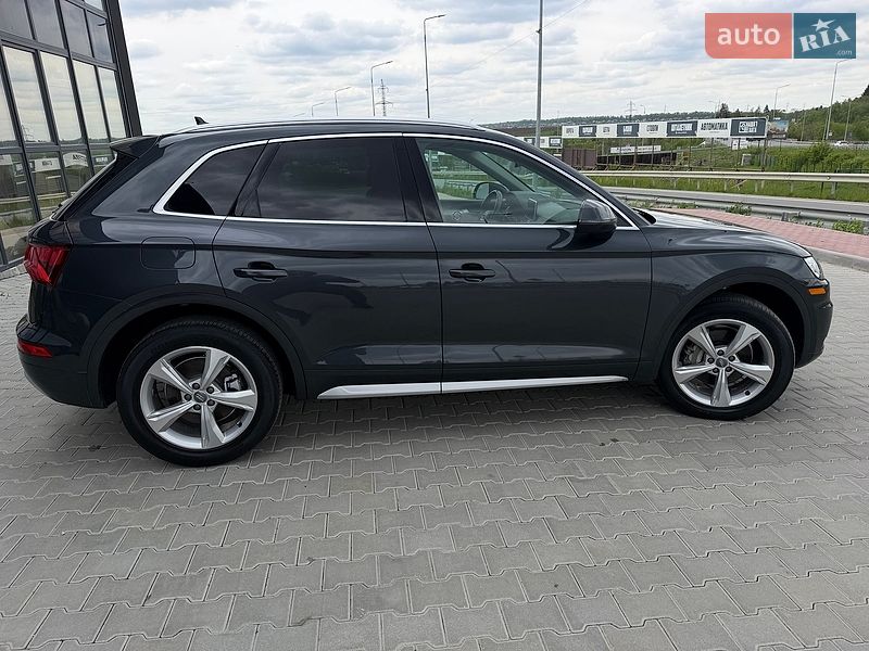 Внедорожник / Кроссовер Audi Q5 2019 в Тернополе