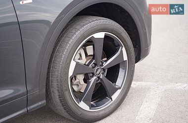 Позашляховик / Кросовер Audi Q5 2018 в Львові