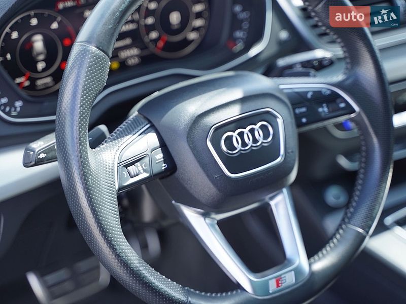 Позашляховик / Кросовер Audi Q5 2018 в Львові