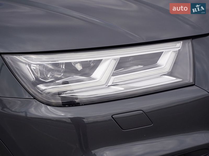 Позашляховик / Кросовер Audi Q5 2018 в Львові