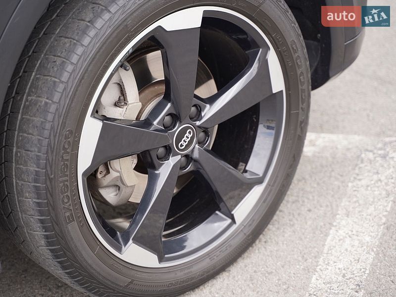 Позашляховик / Кросовер Audi Q5 2018 в Львові