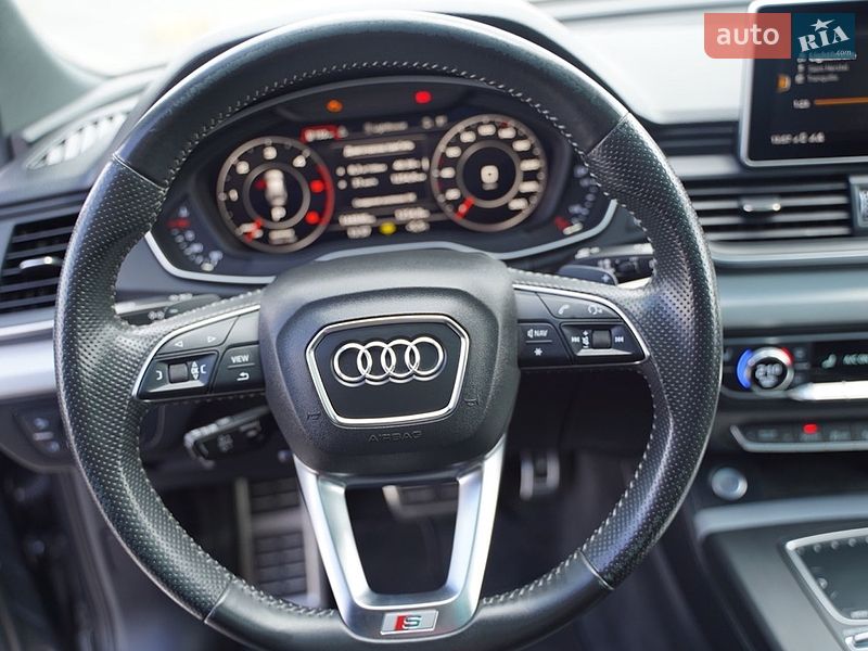 Позашляховик / Кросовер Audi Q5 2018 в Львові