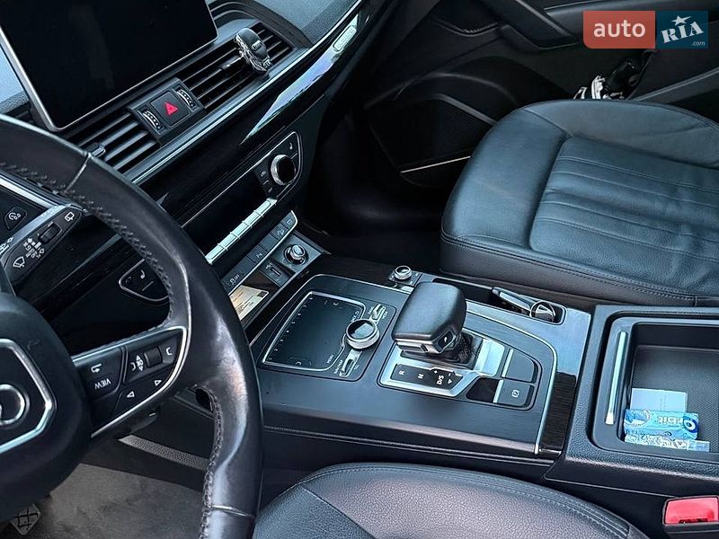 Внедорожник / Кроссовер Audi Q5 2018 в Надворной