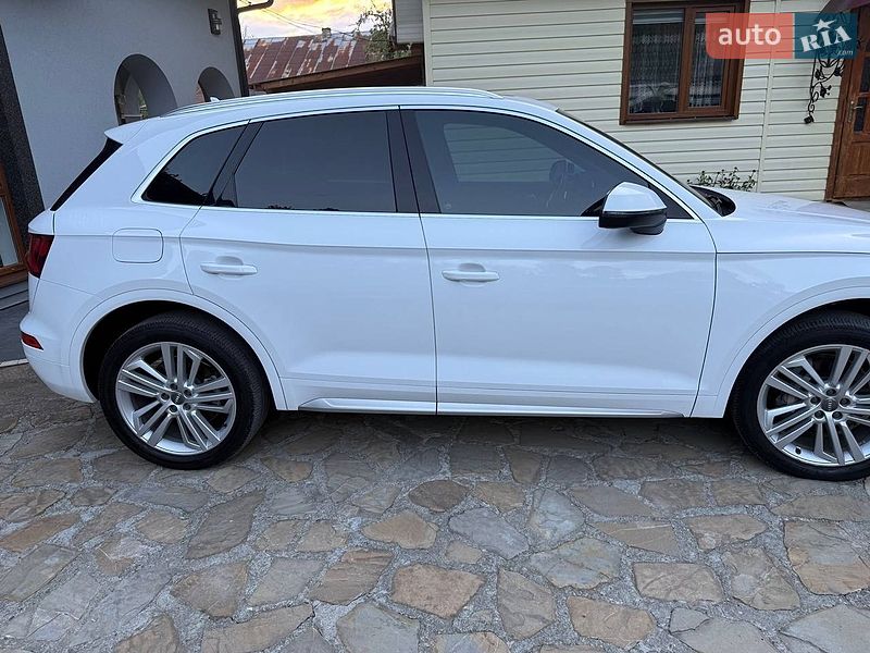 Внедорожник / Кроссовер Audi Q5 2018 в Надворной