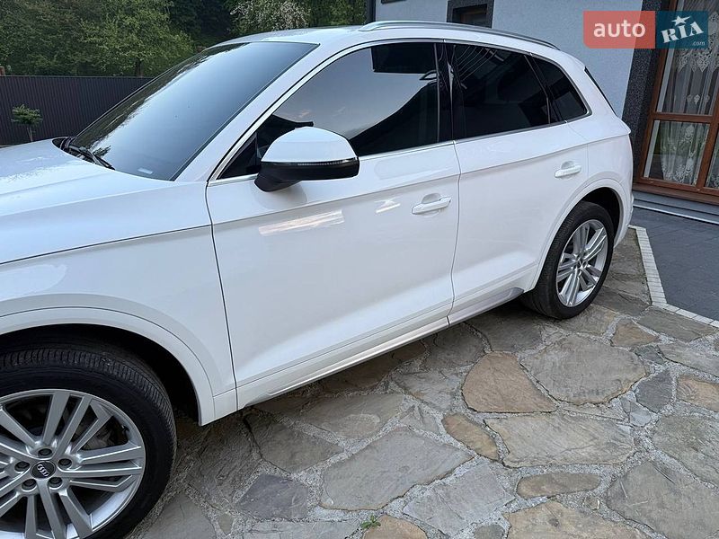 Внедорожник / Кроссовер Audi Q5 2018 в Надворной