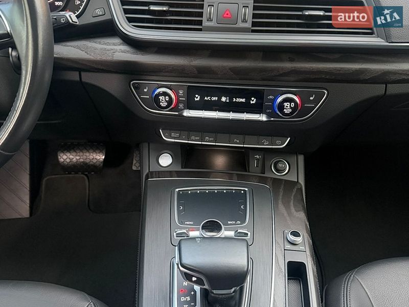 Позашляховик / Кросовер Audi Q5 2020 в Івано-Франківську
