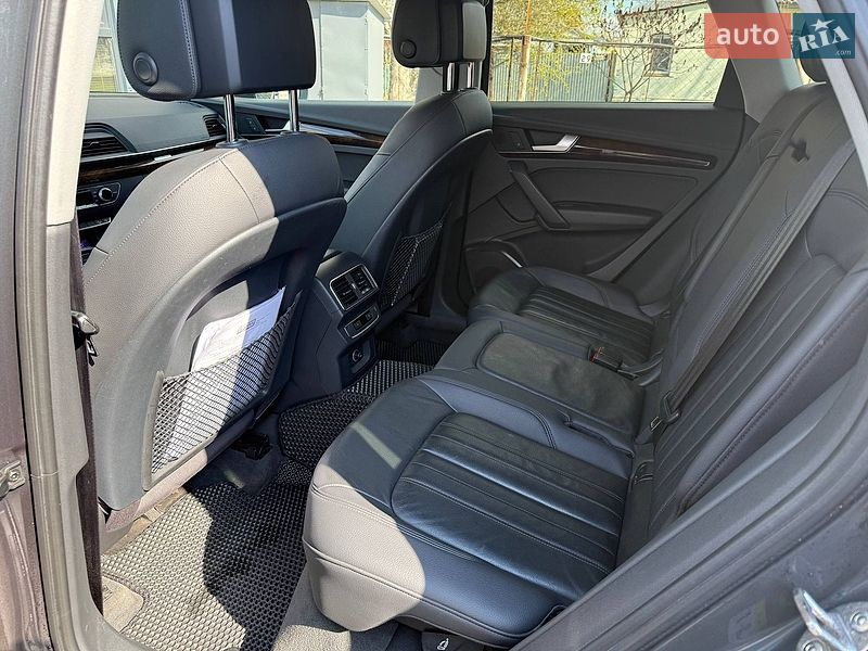 Позашляховик / Кросовер Audi Q5 2017 в Полтаві