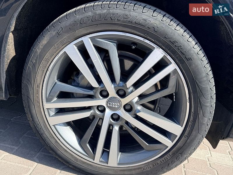 Внедорожник / Кроссовер Audi Q5 2017 в Киеве