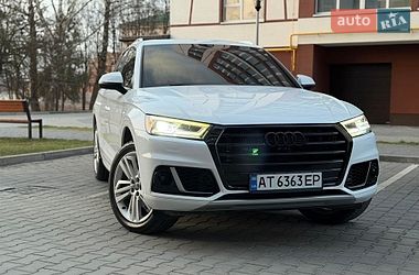 Позашляховик / Кросовер Audi Q5 2017 в Івано-Франківську