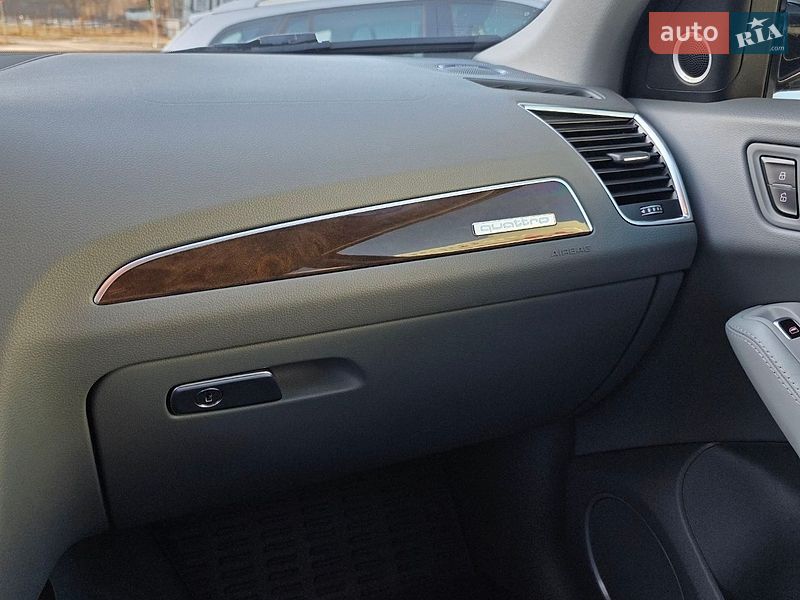 Внедорожник / Кроссовер Audi Q5 2015 в Киеве